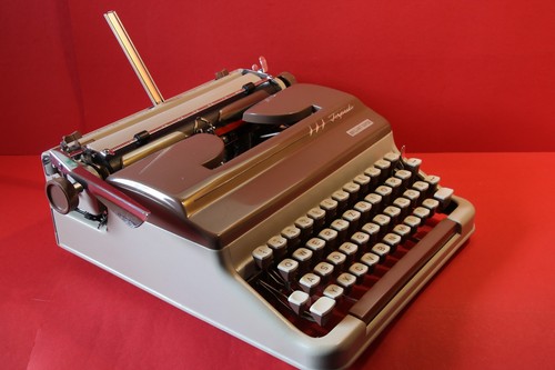 Macchina scrivere vintage - da,