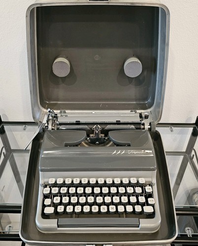 Macchina scrivere vintage - da,