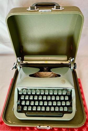 Macchina scrivere torpedo - macchina, da